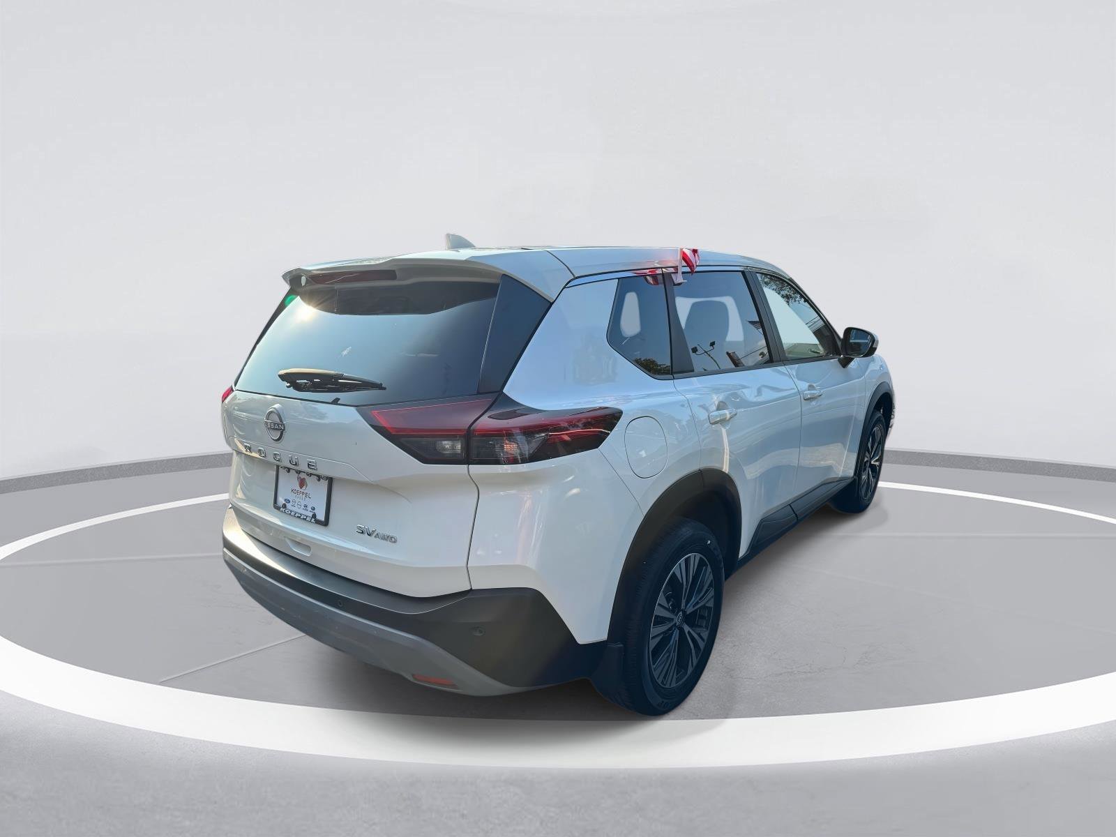 Used 2023 Nissan Rogue SV image 5