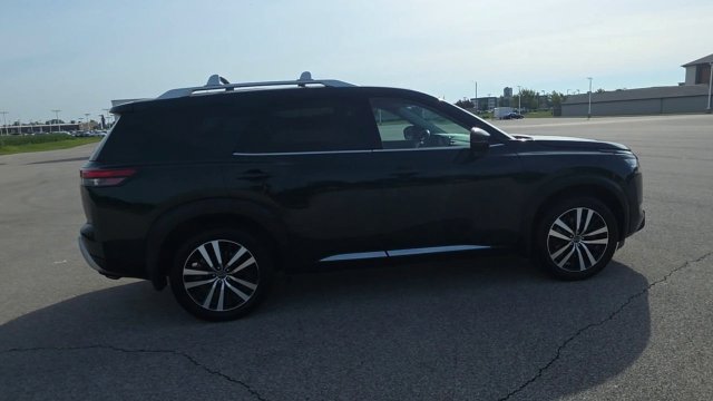 Used 2023 Nissan Pathfinder Platinum AWD/4WD image 8