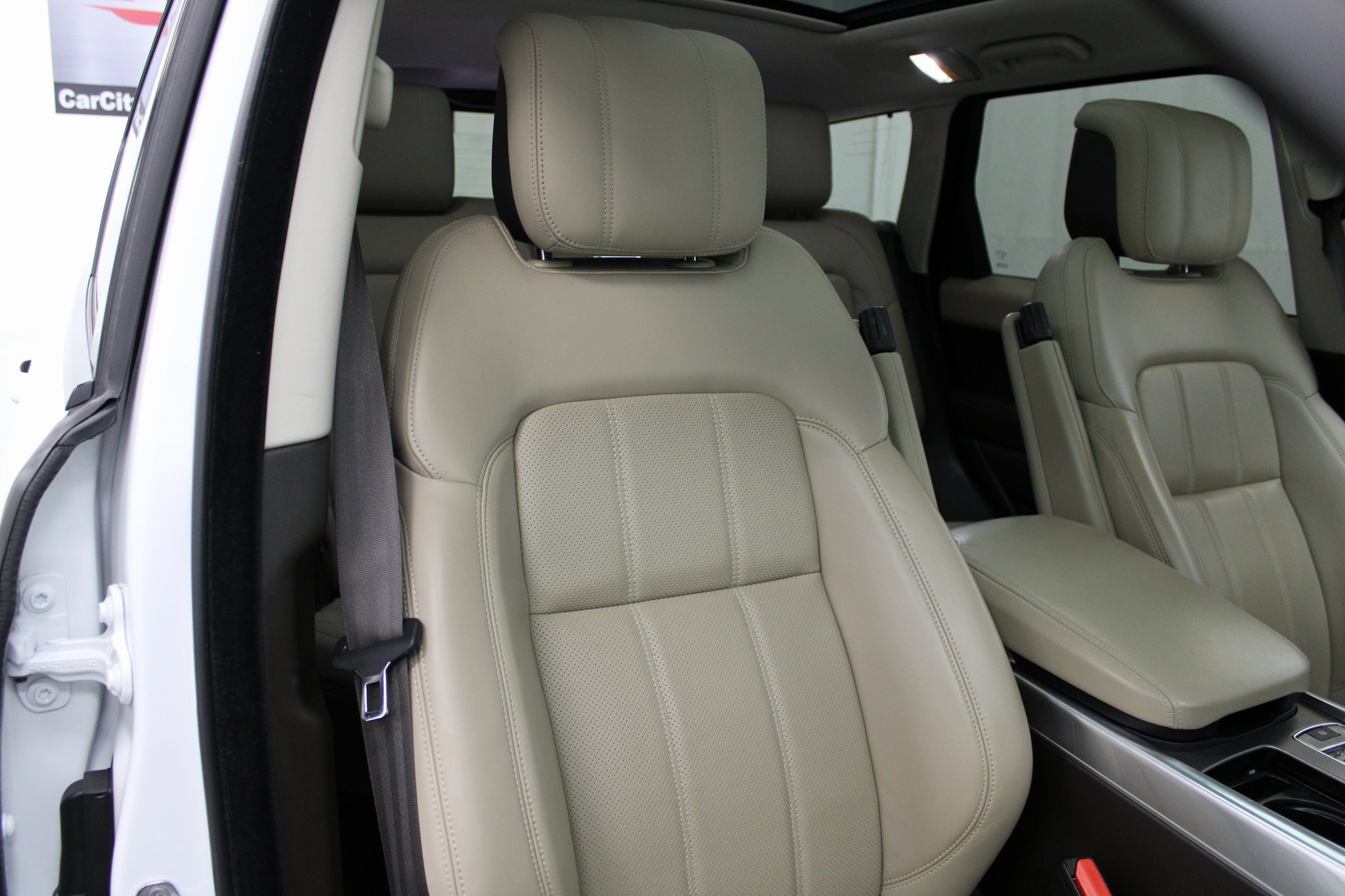 Used 2019 Land Rover Range Rover Sport HSE image 30