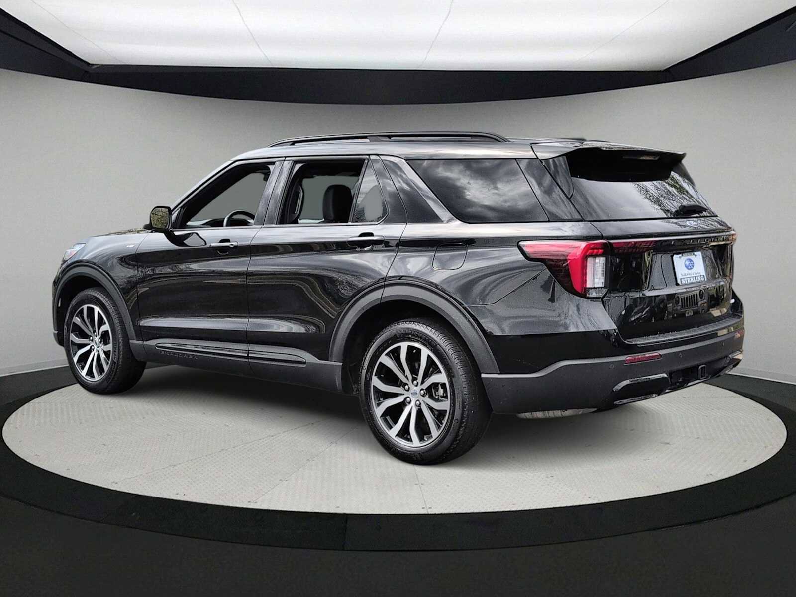 Used 2025 Ford Explorer ST-Line AWD/4WD image 6