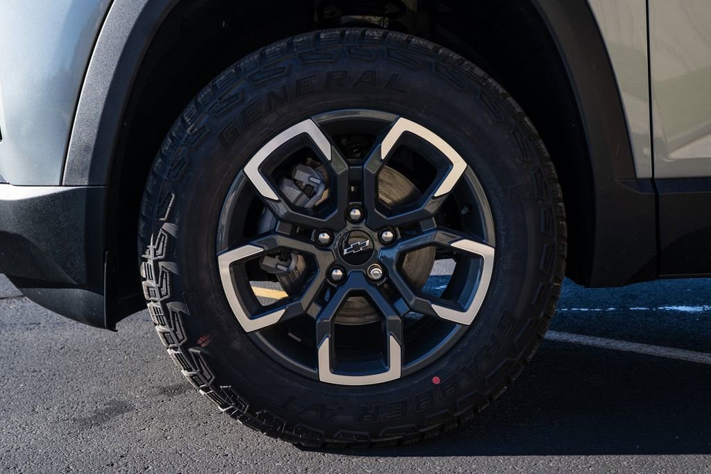 New 2026 Chevrolet Equinox ACTIV image 8