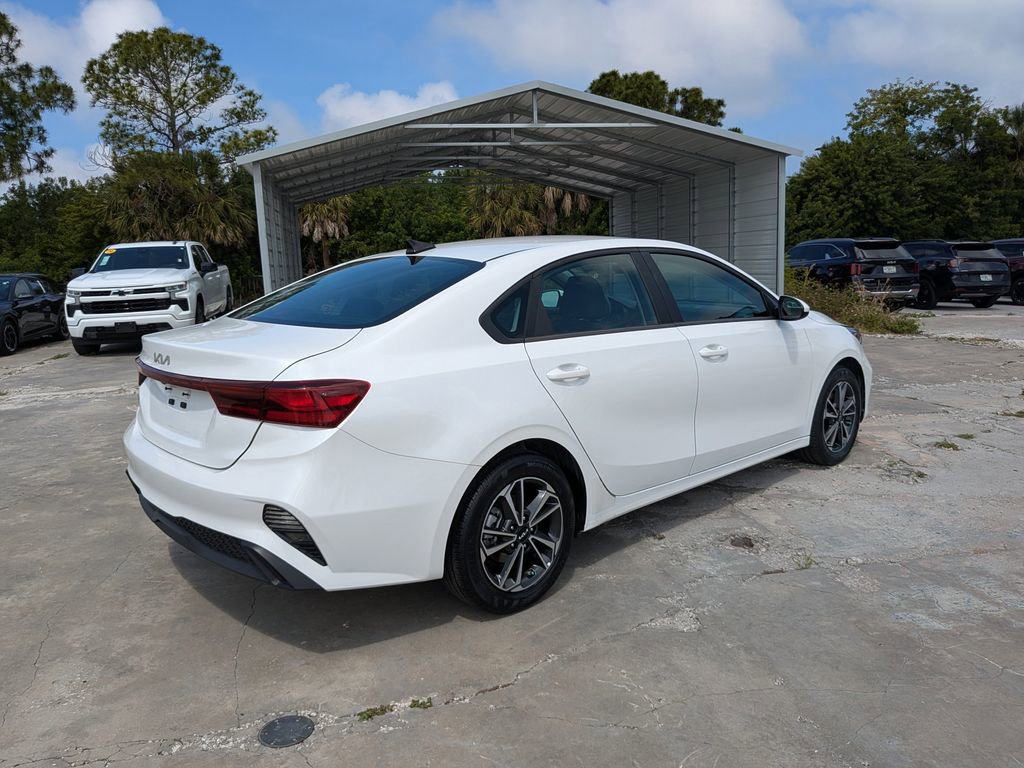Certified 2024 Kia Forte LXS FWD image 8