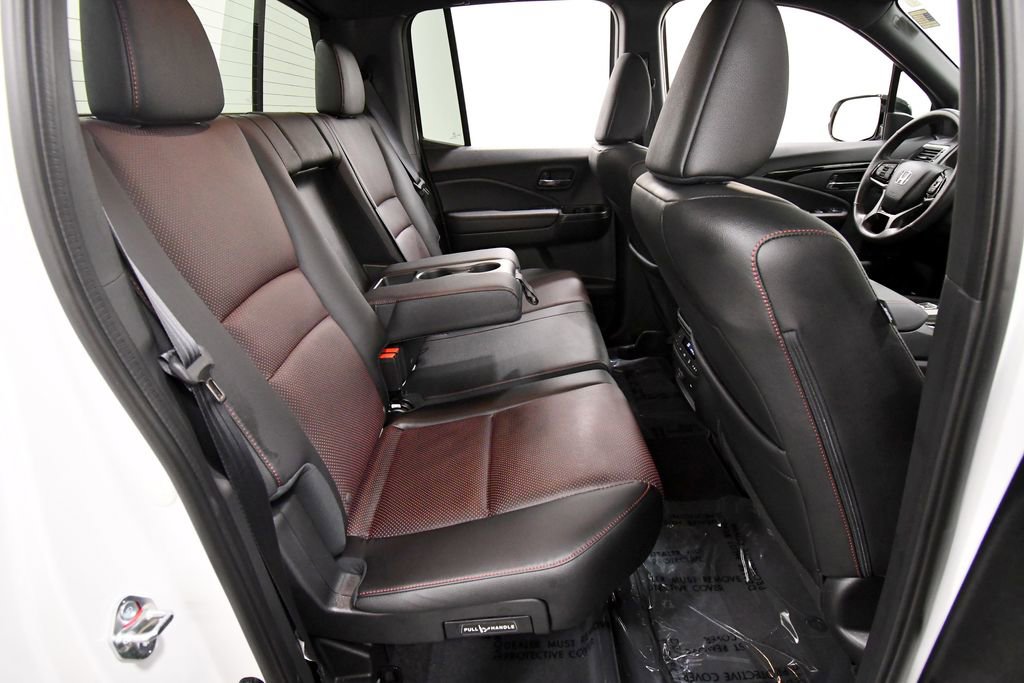Certified 2025 Honda Ridgeline Black Edition image 18