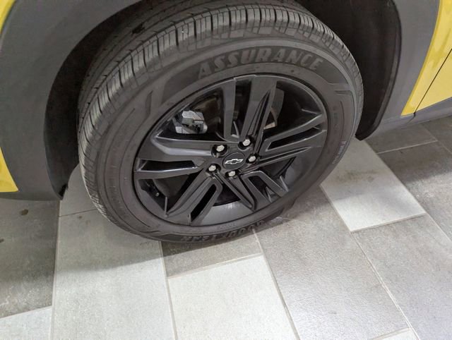 Used 2024 Chevrolet Trax ACTIV w/ Sunroof Package image 7