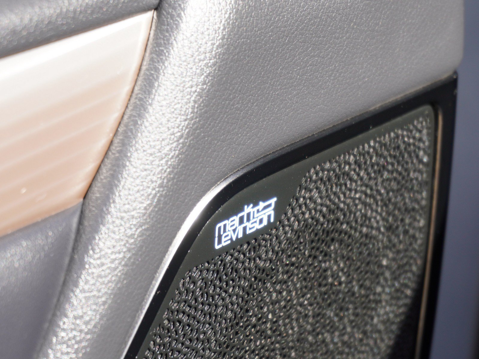 Used 2023 Lexus ES 350 F Sport w/ Accessory Package (Z2) FWD image 13