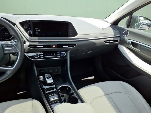 Used 2022 Hyundai Sonata Limited w/ Winter Weather Package FWD image 12