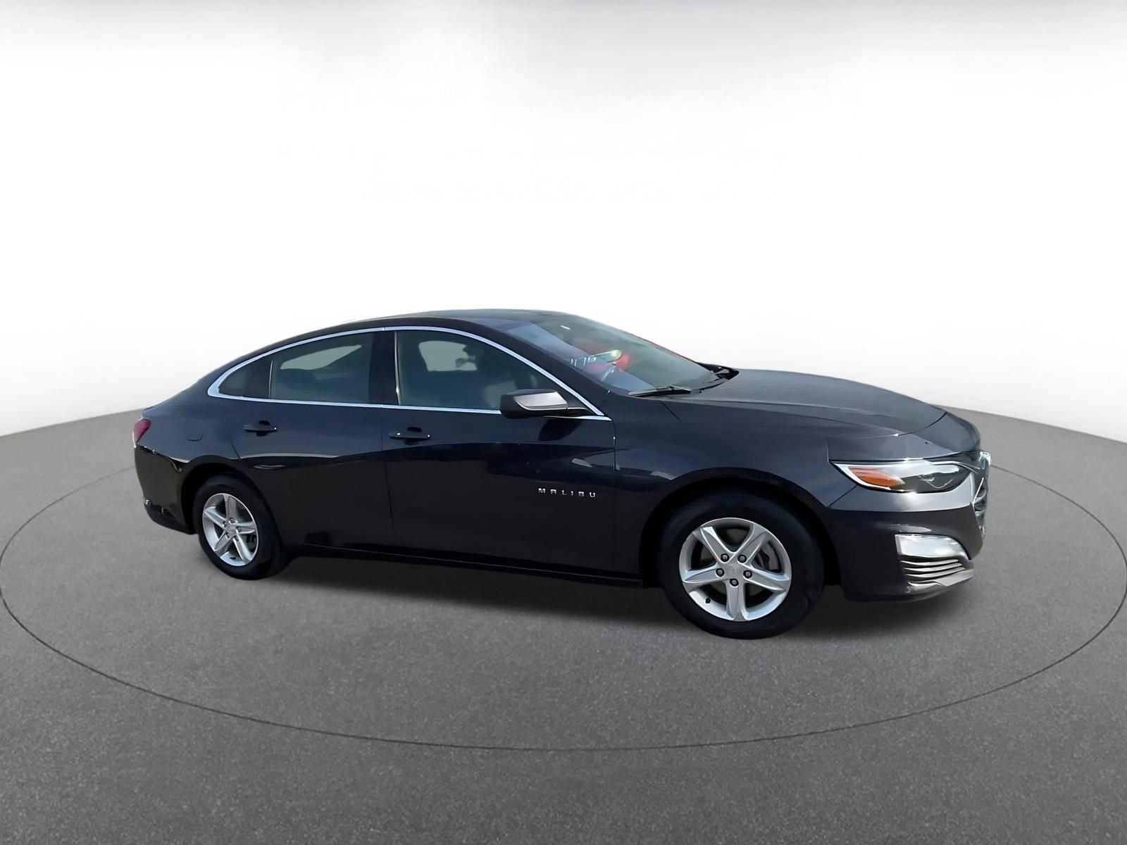 Used 2023 Chevrolet Malibu LT w/ Driver Confidence Package image 2