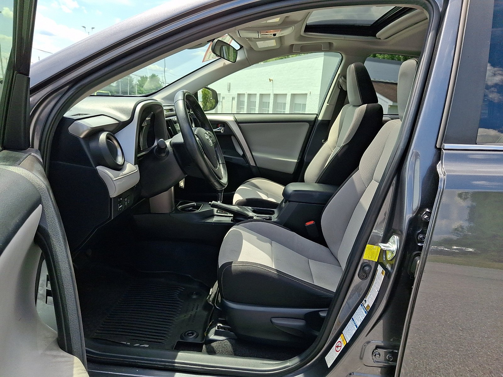Used 2017 Toyota RAV4 XLE w/ All Weather Liner Package AWD/4WD image 14
