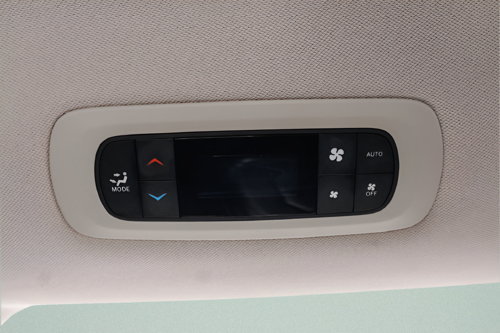 Used 2023 Chrysler Pacifica Touring-L FWD image 44