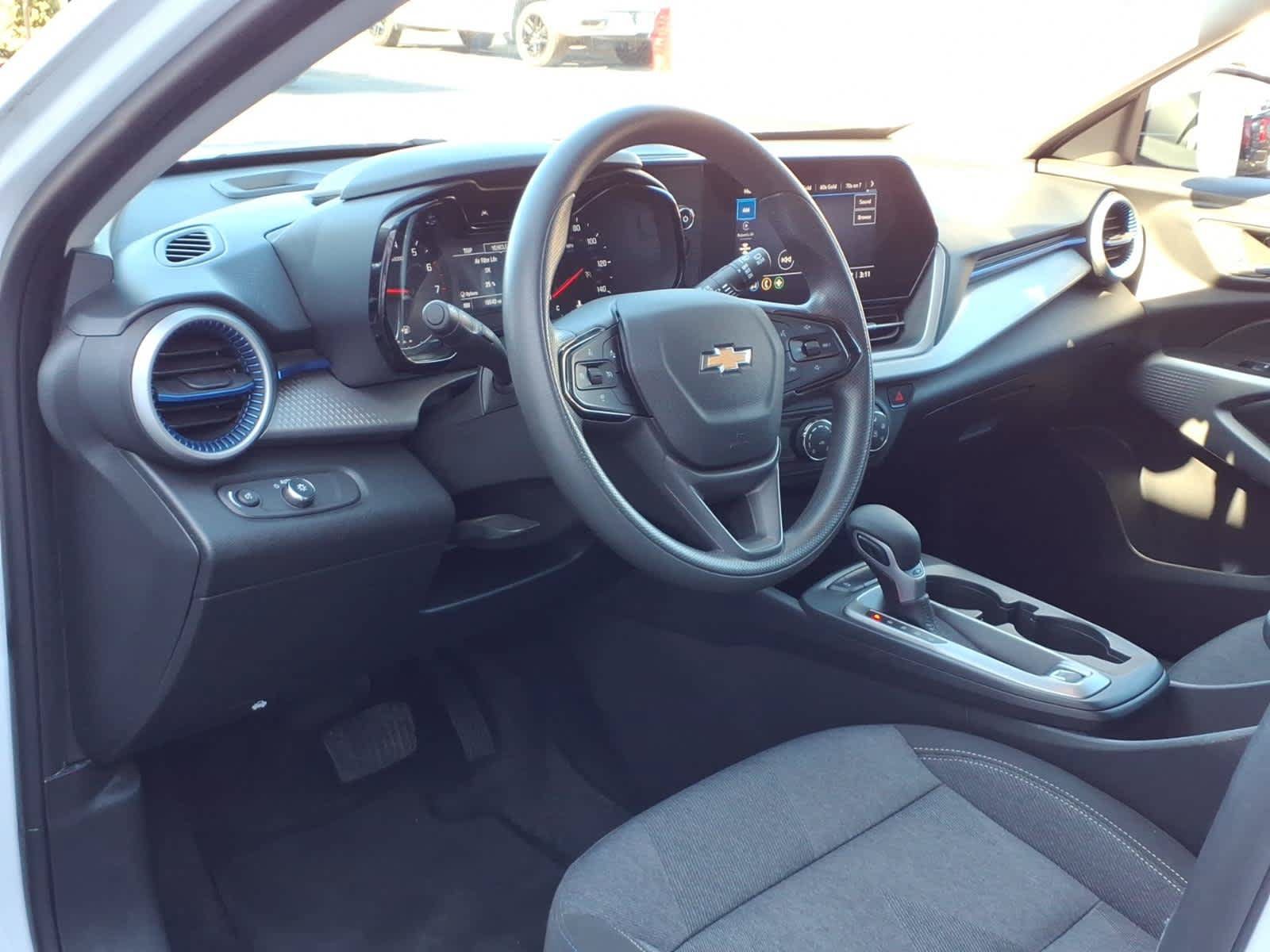 Used 2024 Chevrolet Trax LS FWD image 9