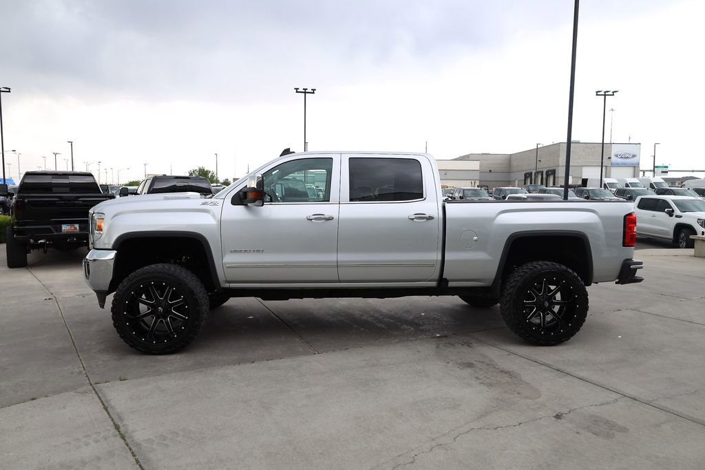 Used 2018 GMC Sierra 2500 SLT w/ Suspension Package, Off-Road AWD/4WD image 3