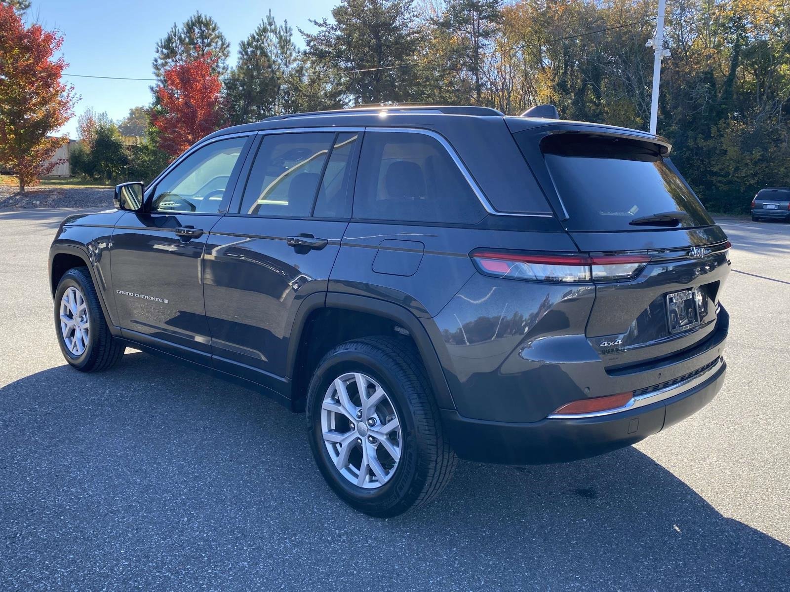 Used 2022 Jeep Grand Cherokee Limited image 5