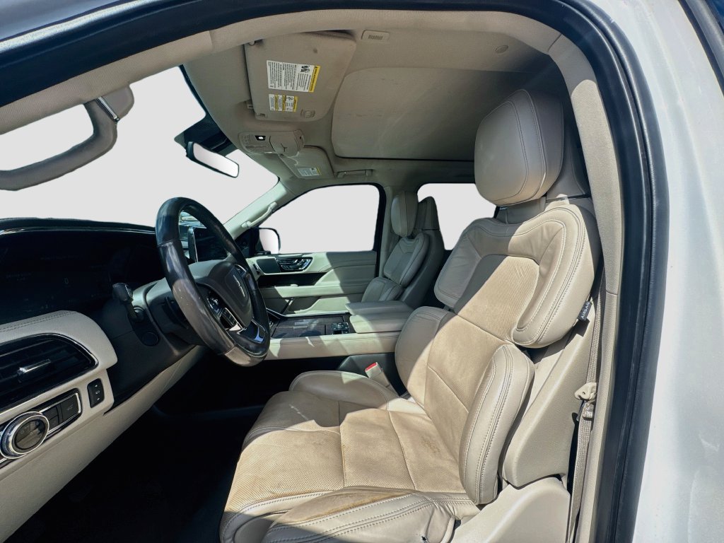Used 2018 Lincoln Navigator Select AWD/4WD image 22