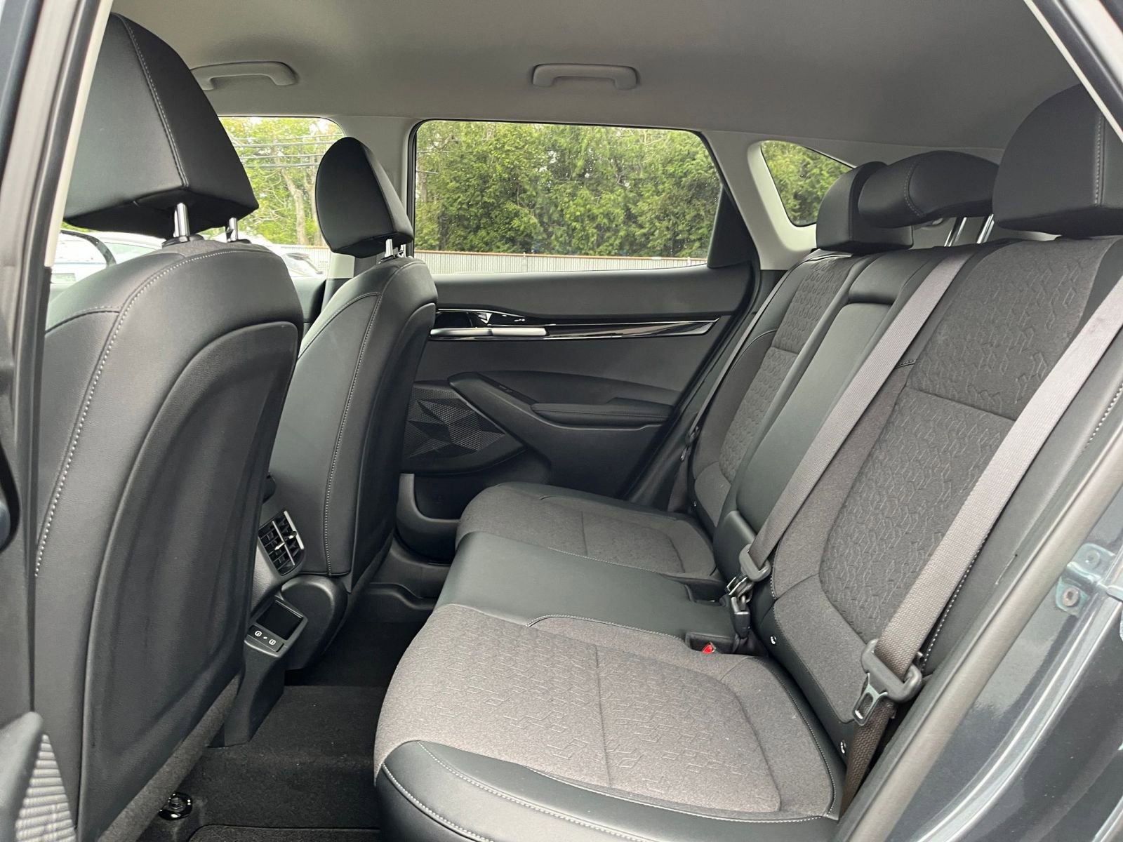 Used 2025 Kia Seltos S image 27