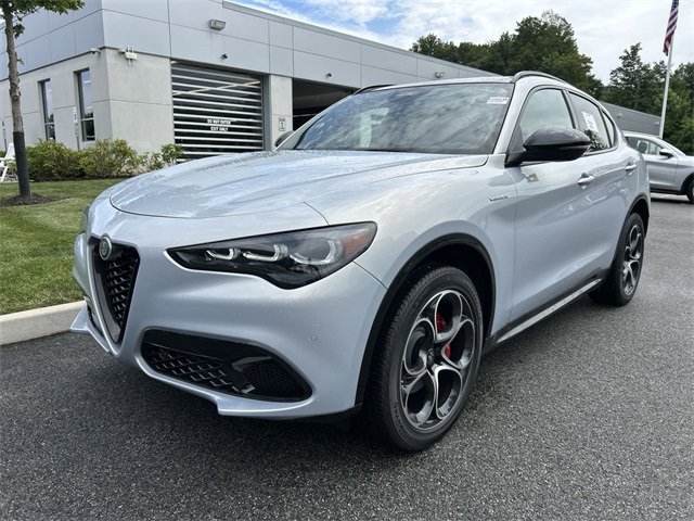 New 2025 Alfa Romeo Stelvio Sprint w/ Veloce Package image 4