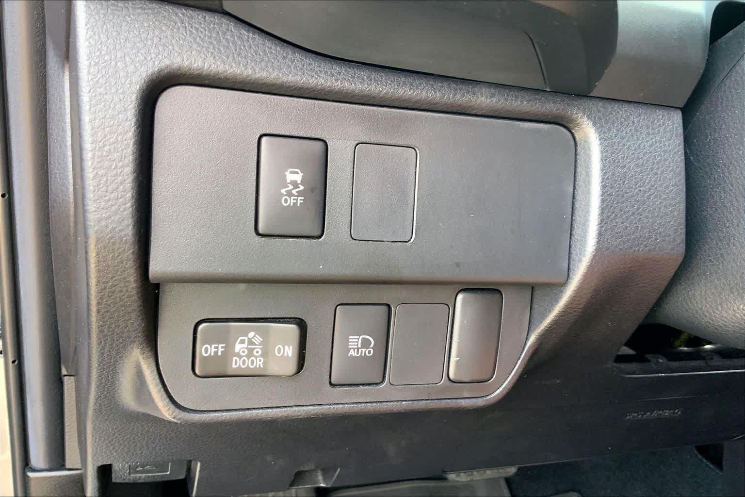 Used 2023 Toyota Tacoma SR AWD/4WD image 33