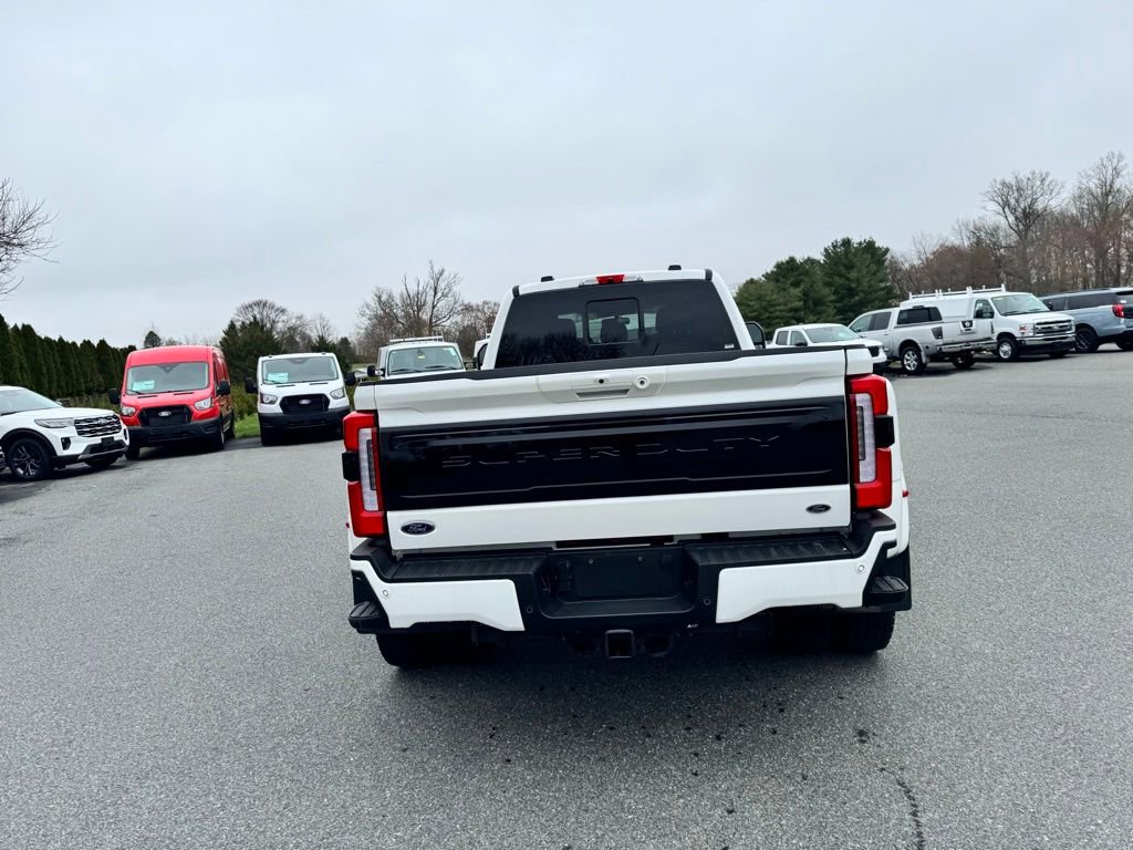 Used 2025 Ford F450 Platinum w/ FX4 Off-Road Package image 5