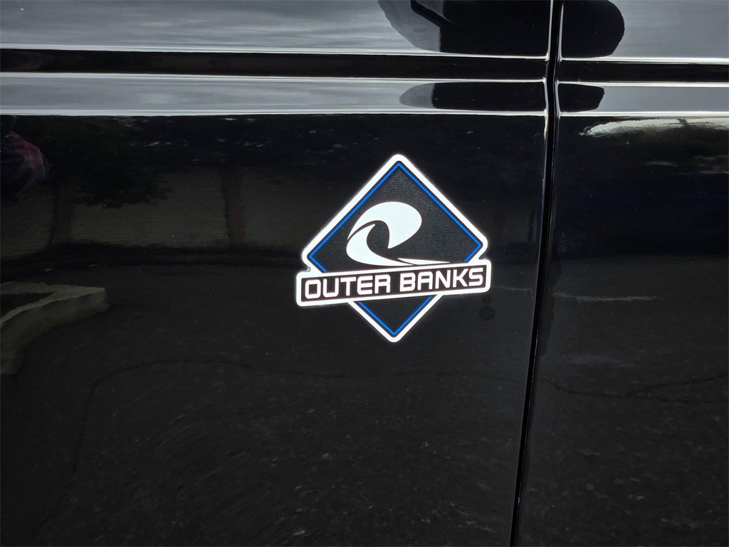 Used 2024 Ford Bronco Outer Banks image 9