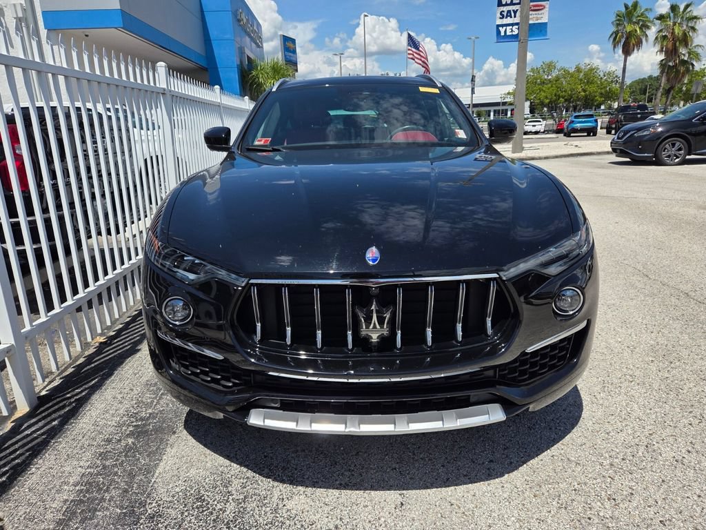 Used 2021 Maserati Levante GranLusso AWD/4WD image 2