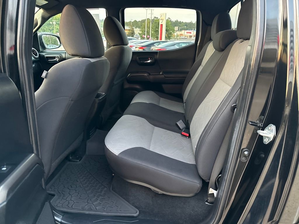 Used 2022 Toyota Tacoma TRD Off-Road image 23