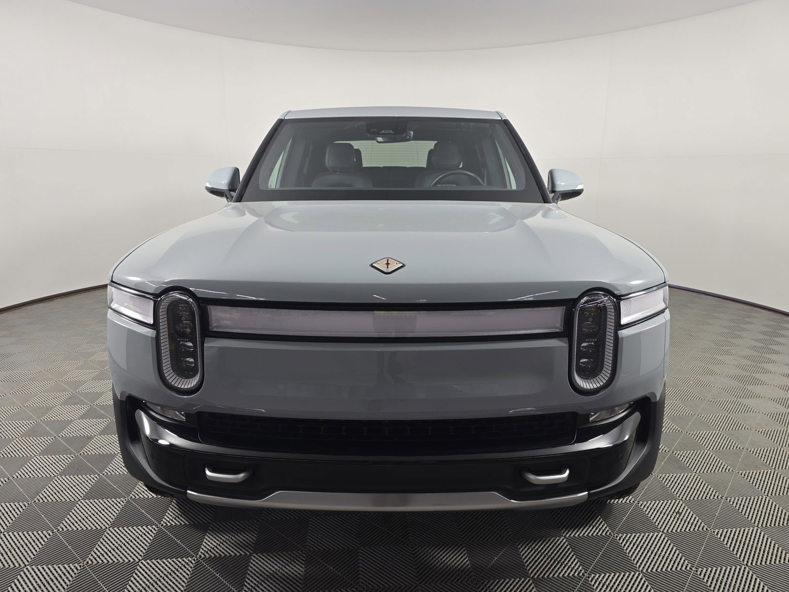 Used 2024 Rivian R1T Adventure AWD/4WD image 8