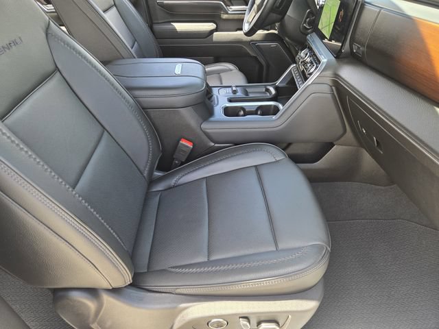 Used 2024 GMC Sierra 3500 Denali w/ Denali Reserve Package AWD/4WD image 15