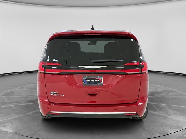 Used 2025 Chrysler Pacifica Select FWD image 4
