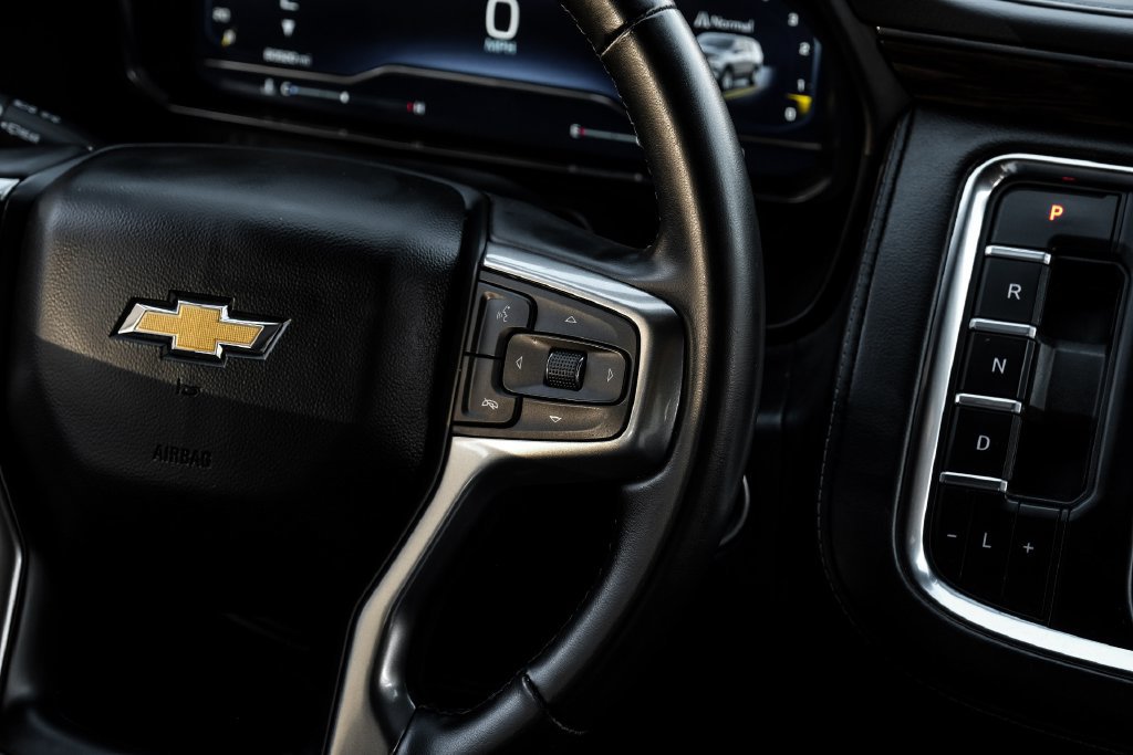 Used 2024 Chevrolet Suburban LT RWD image 14