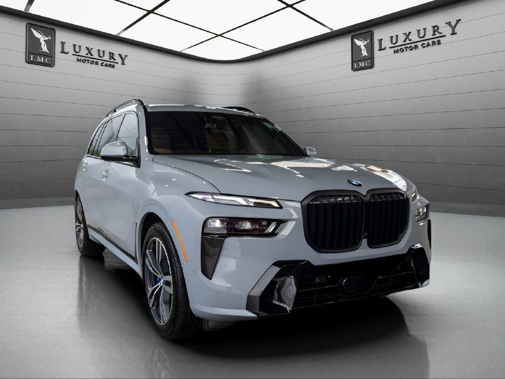 Used 2024 BMW X7 xDrive40i w/ M Sport Package AWD/4WD image 1
