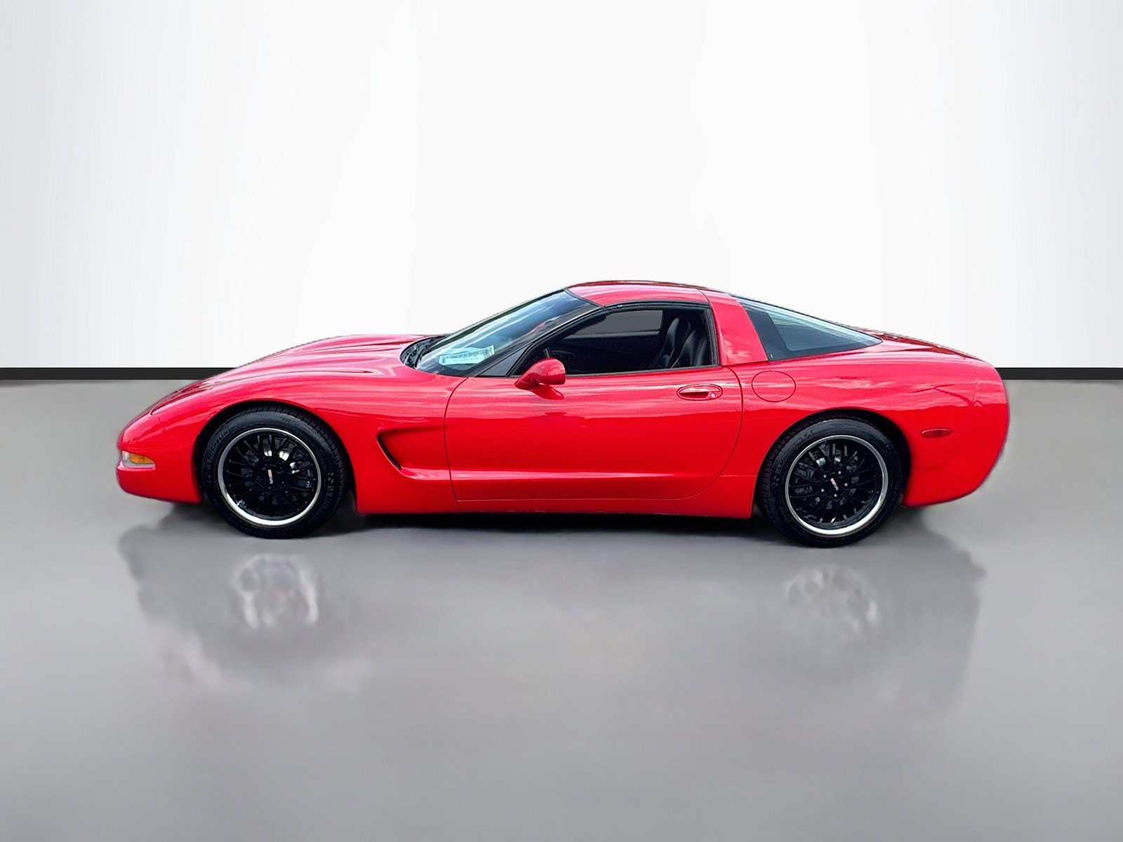 Used 1998 Chevrolet Corvette Coupe w/ Memory Pkg RWD image 4