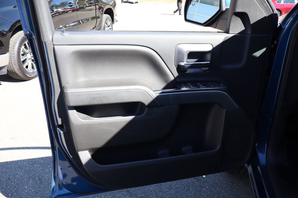 Used 2018 Chevrolet Silverado 1500 LT w/ All Star Edition image 10