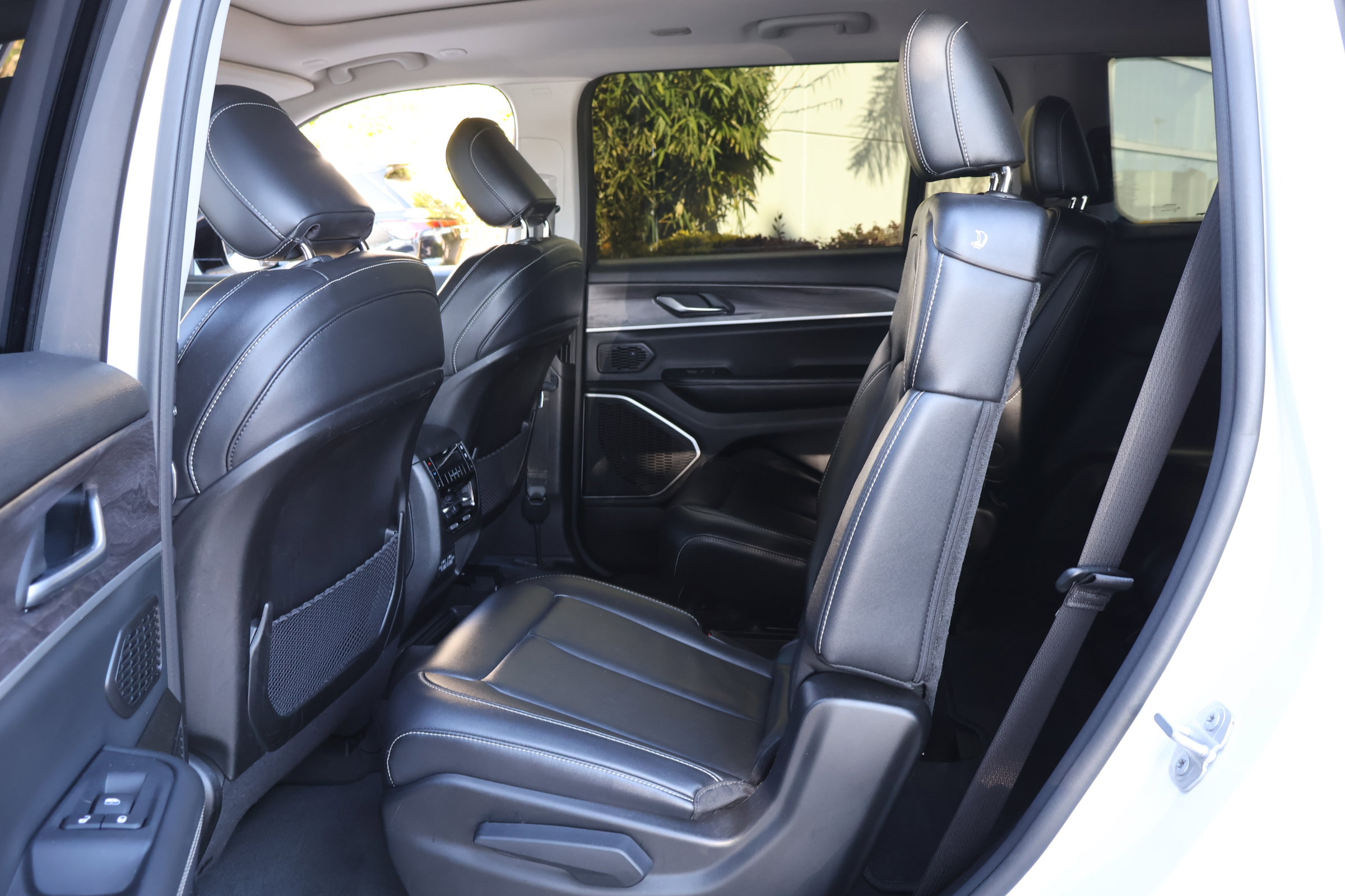 Used 2022 Jeep Grand Cherokee L Limited image 18