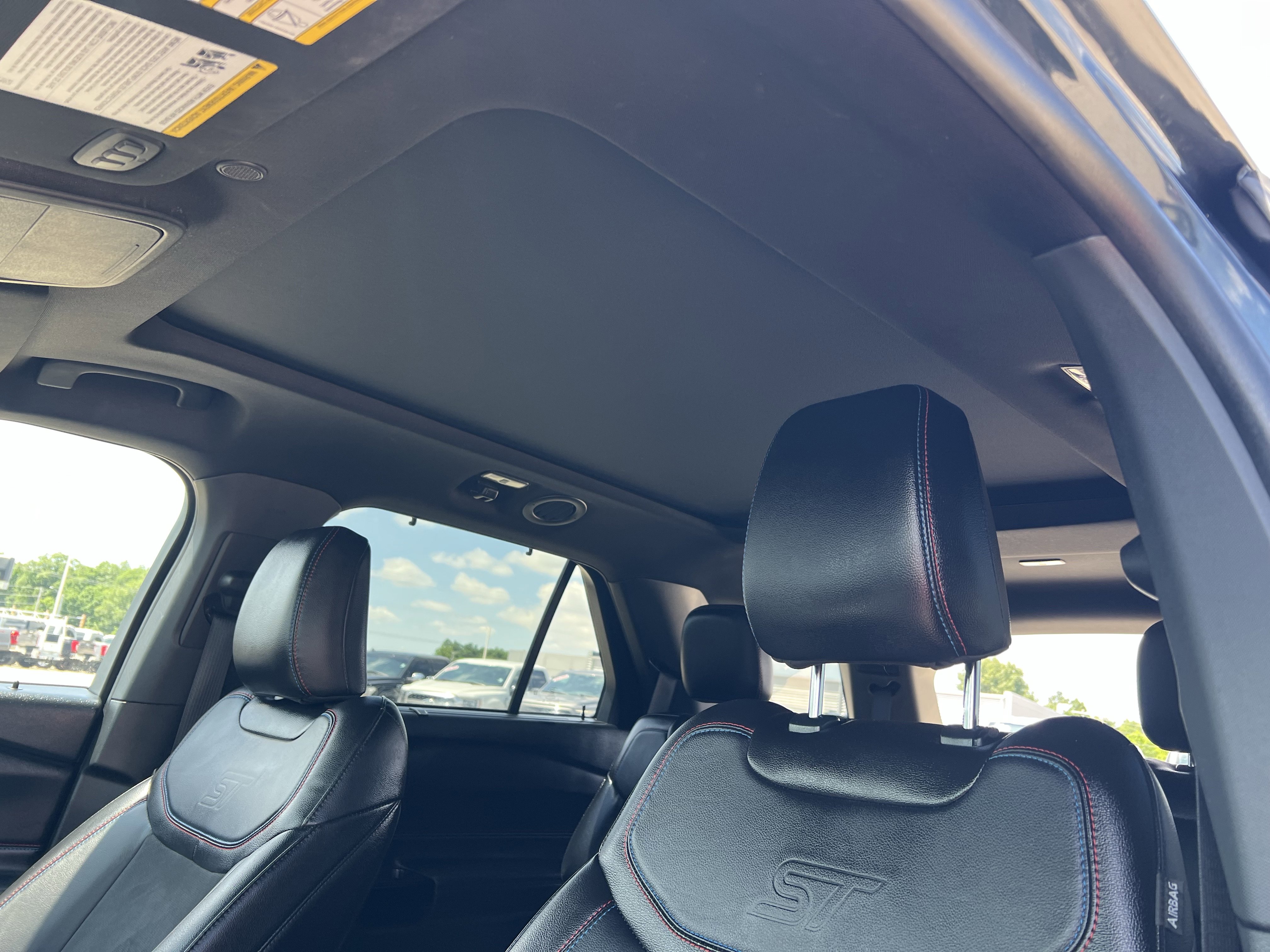 Used 2023 Ford Explorer ST w/ Equipment Group 401A AWD/4WD image 15