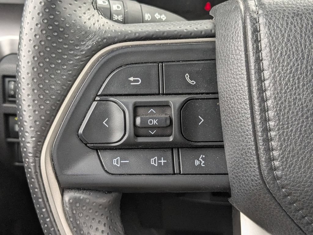 Used 2025 Toyota 4Runner SR5 AWD/4WD image 16
