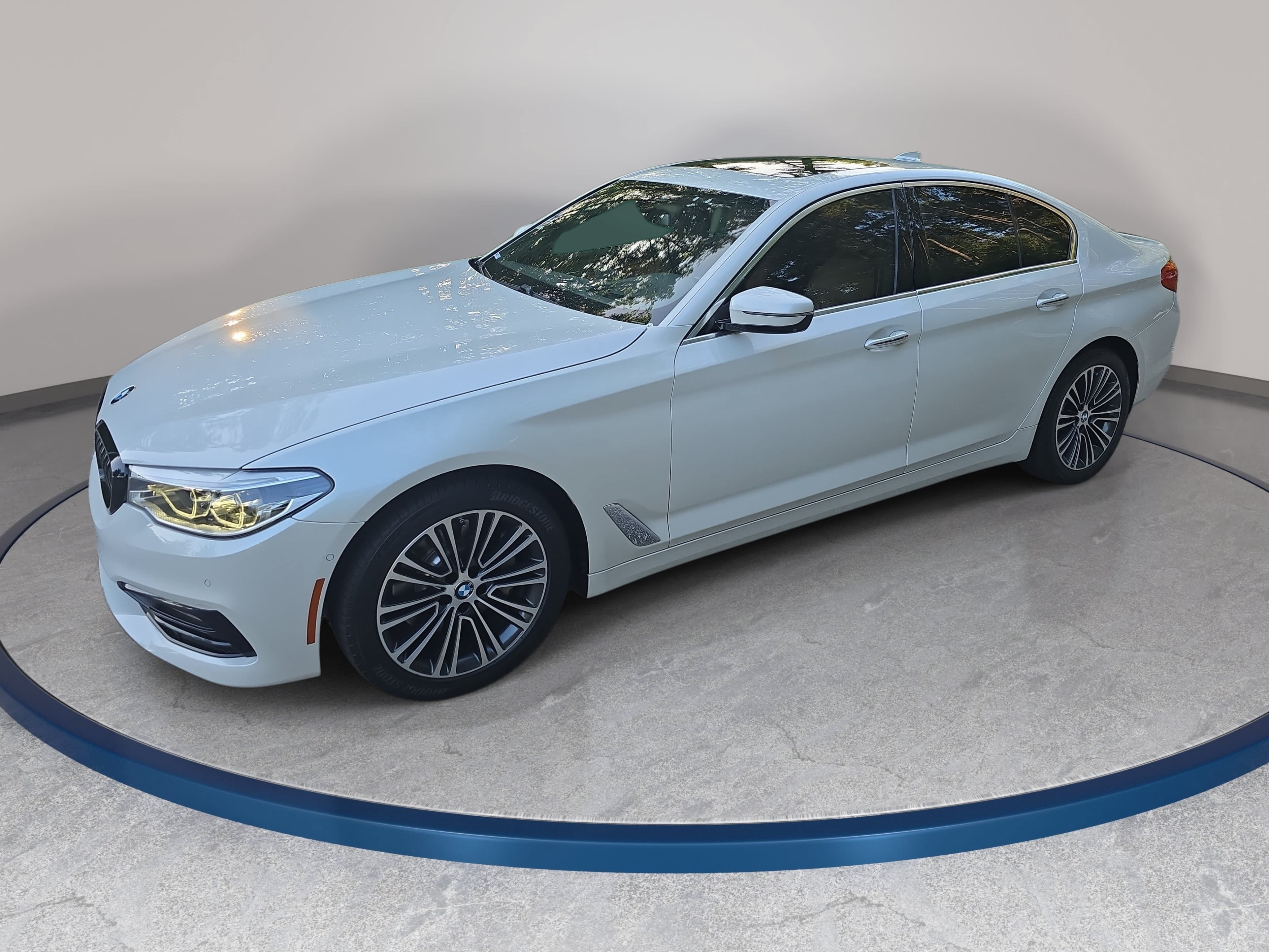Used 2018 BMW 540i RWD image 1