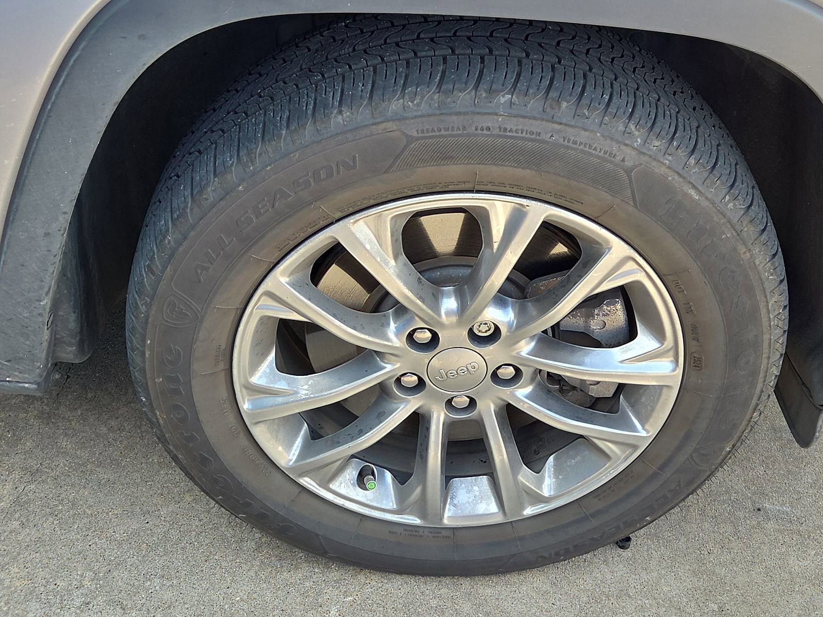 Used 2021 Jeep Cherokee Latitude Plus w/ Sun & Sound Group FWD image 5
