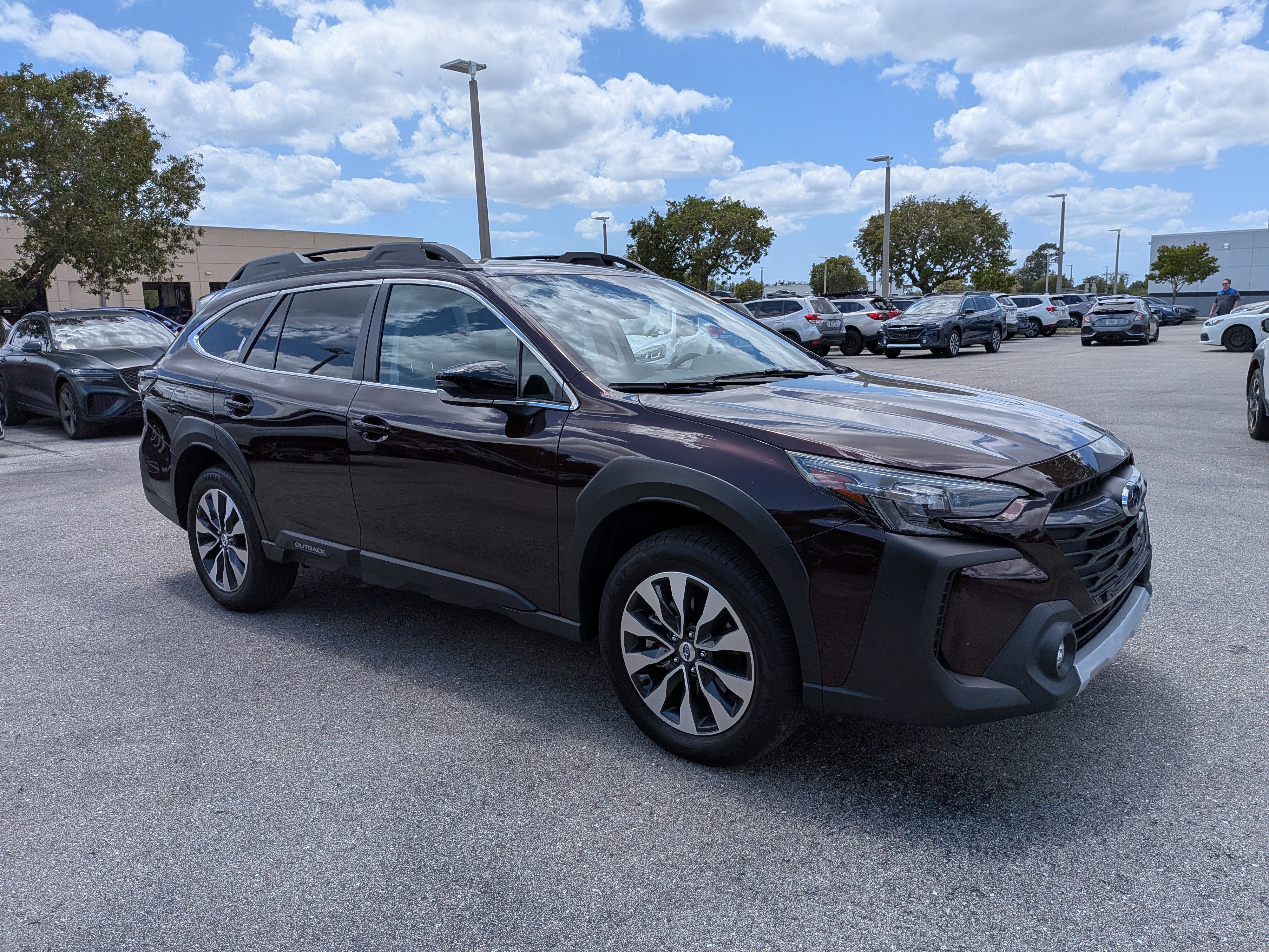 Used 2023 Subaru Outback Limited image 2