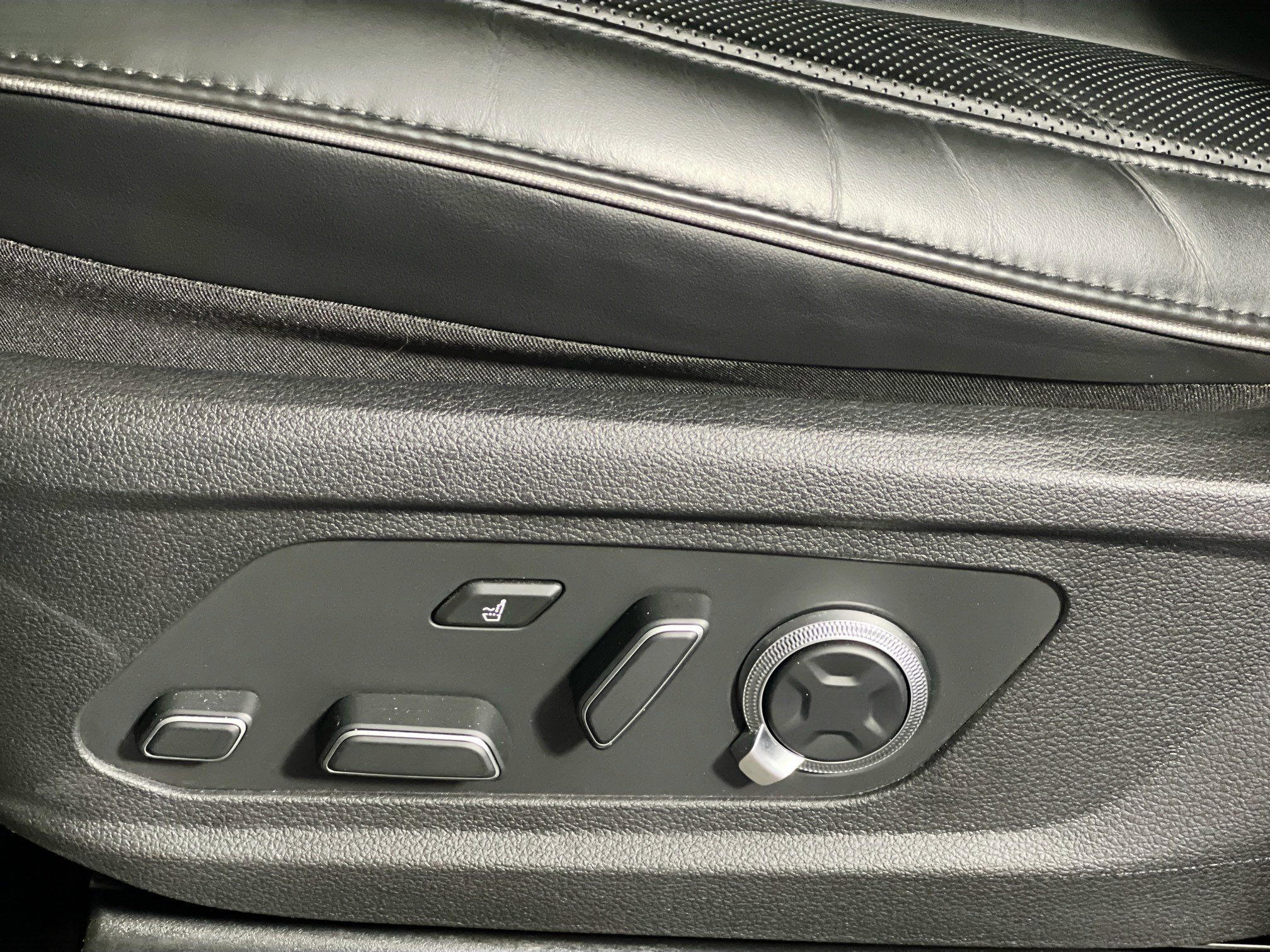 Used 2025 Hyundai Palisade Calligraphy image 15