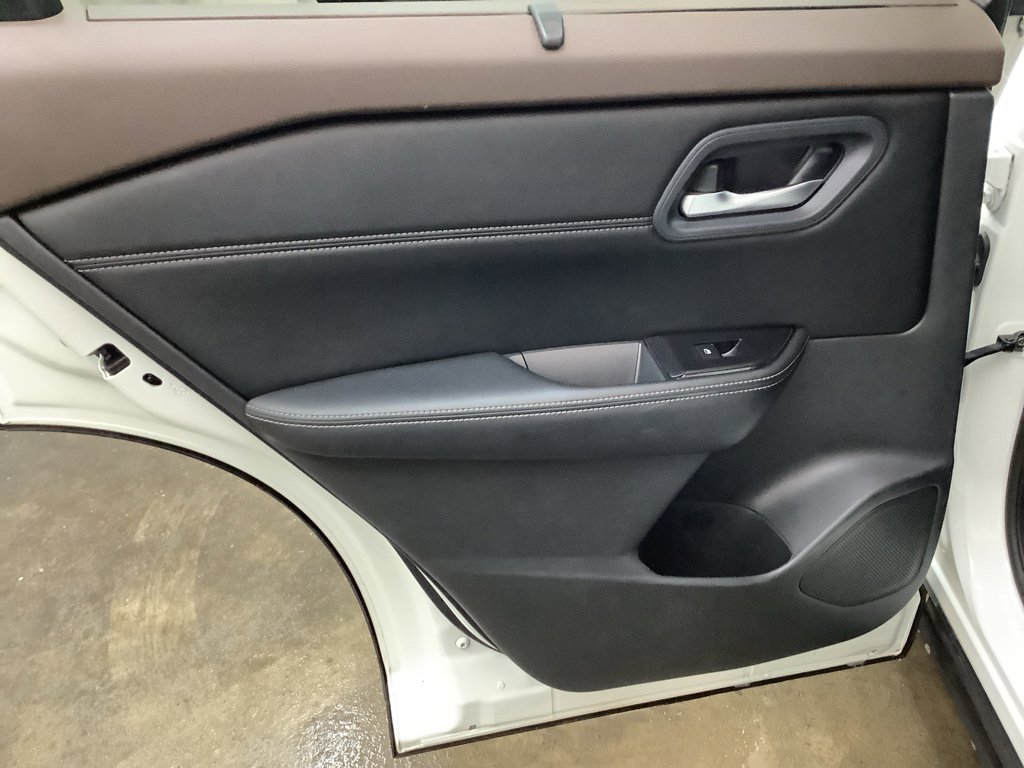 Used 2023 Nissan Rogue SV w/ SV Premium Package image 25