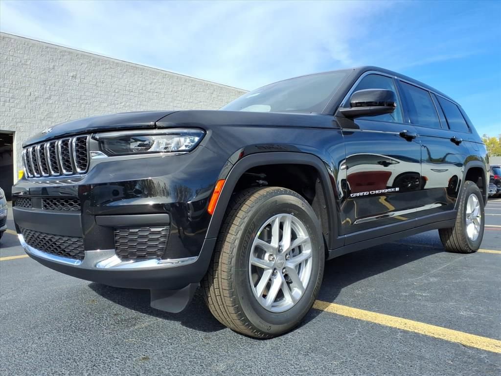 New 2025 Jeep Grand Cherokee L Laredo image 8