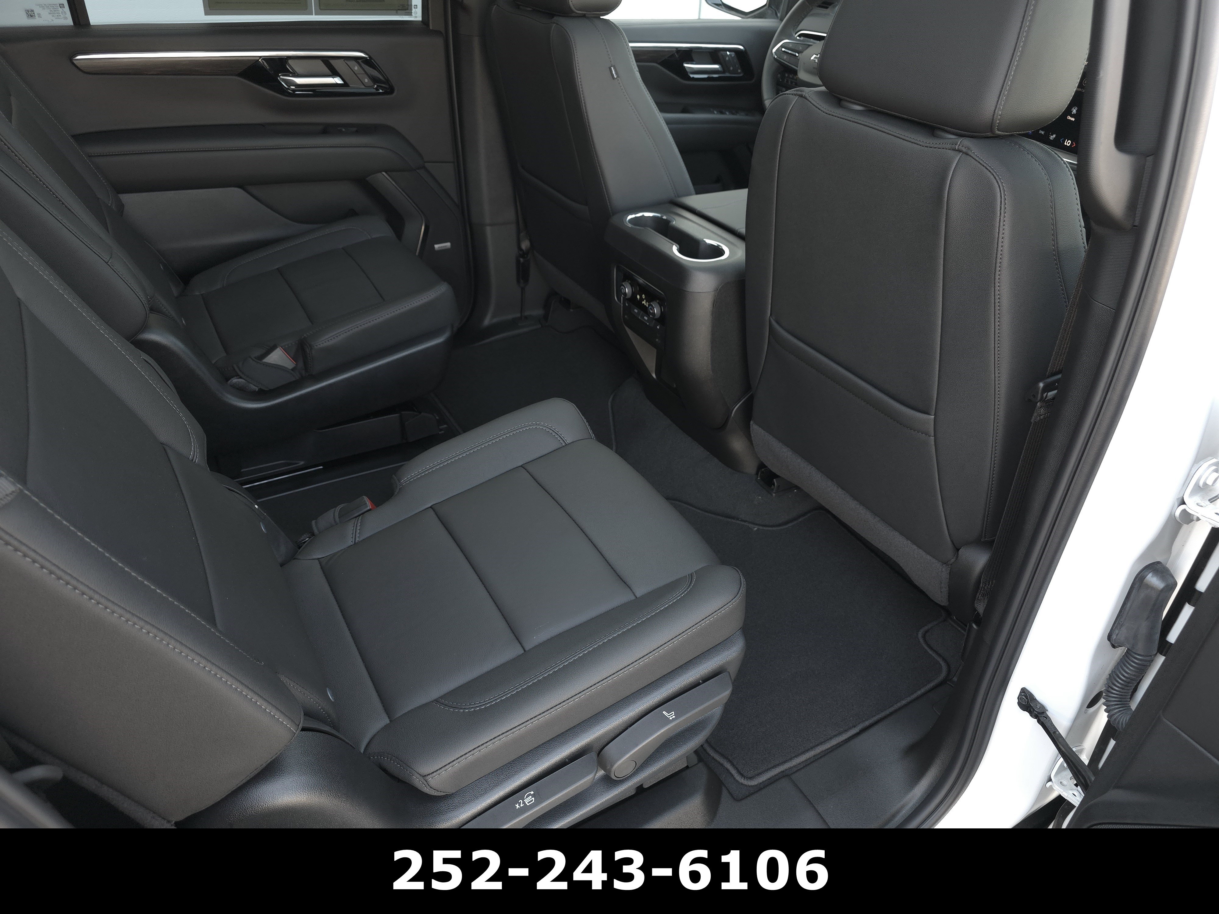 Used 2025 Chevrolet Suburban Z71 w/ Z71 Off-Road Package AWD/4WD image 46
