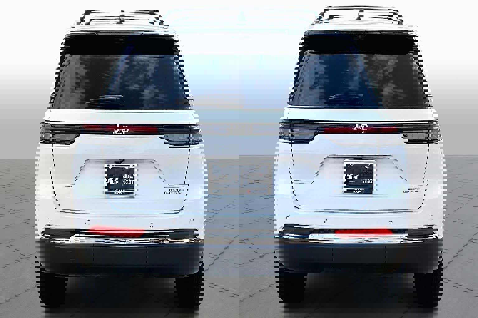 Used 2022 Jeep Grand Cherokee Limited w/ Luxury Tech Group II image 5