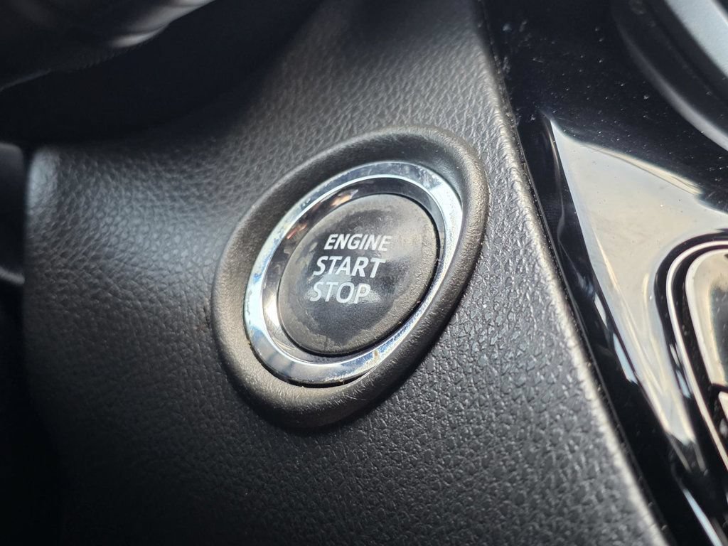 Used 2021 Toyota C-HR XLE FWD image 15