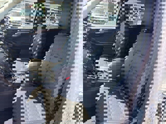 New 2025 Ford Escape SE w/ Class II Trailer Tow Package image 33