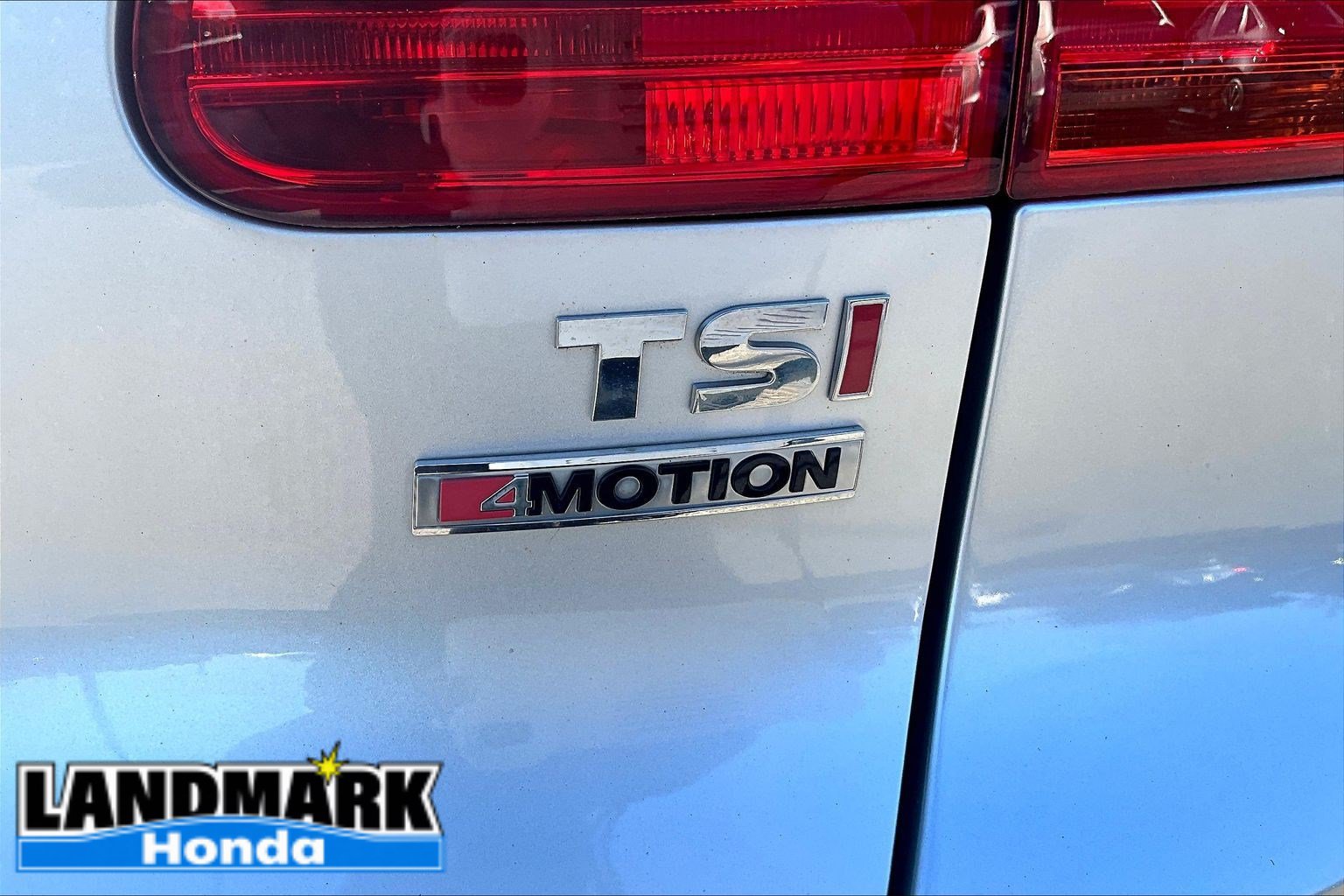 Used 2017 Volkswagen Tiguan Wolfsburg Edition AWD/4WD image 32
