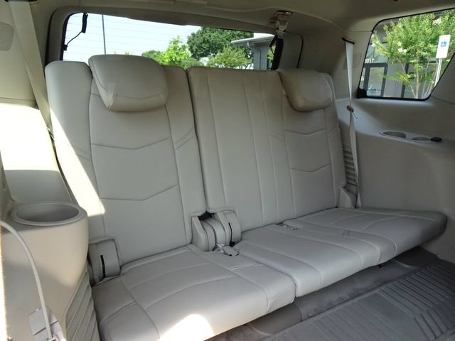 Used 2017 Cadillac Escalade Luxury AWD/4WD image 22