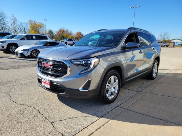 Used 2020 GMC Terrain SLE w/ Driver Convenience Package image 2