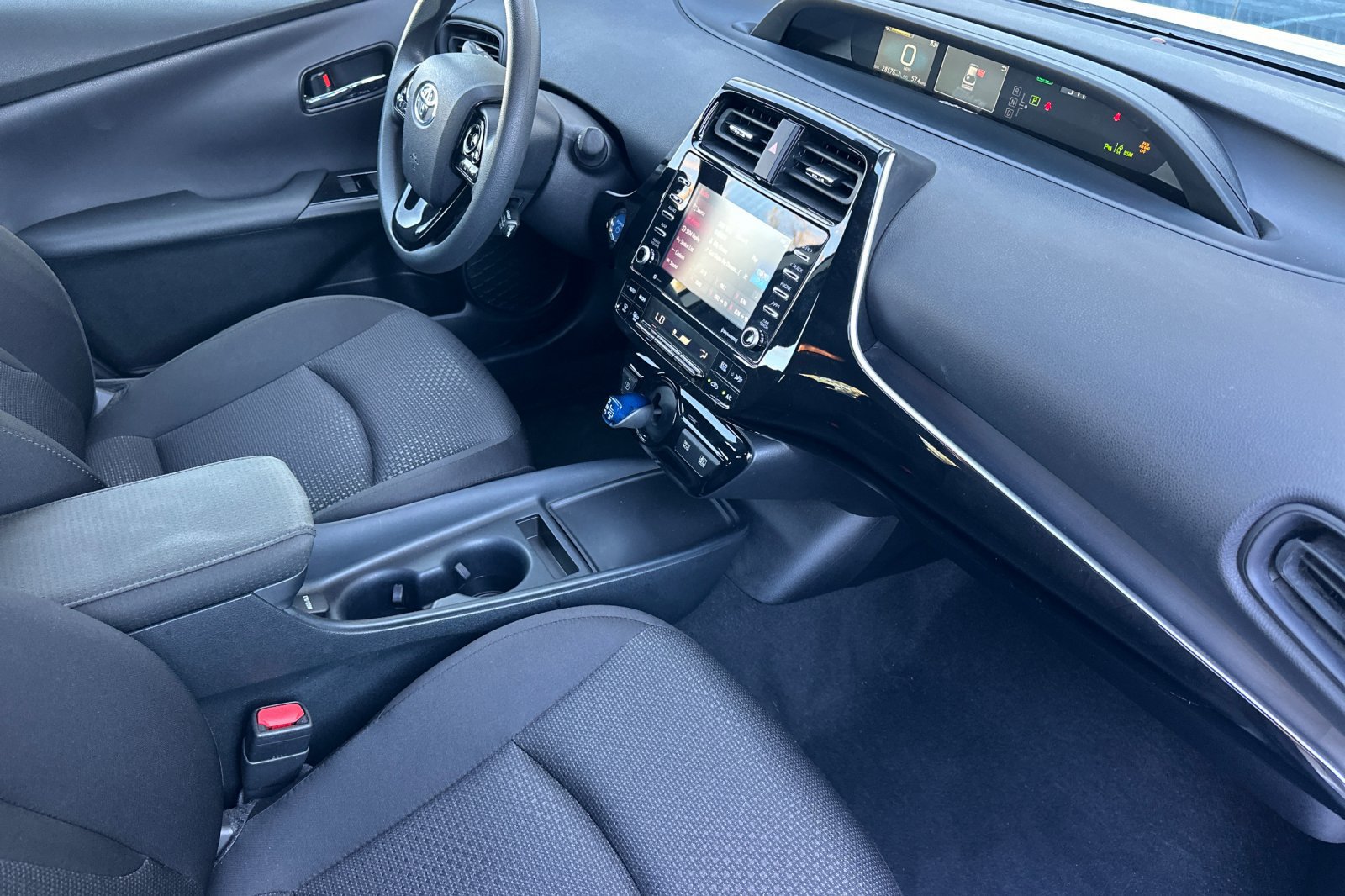 Certified 2021 Toyota Prius LE w/ Carpet Mat Package (TMS) FWD image 15