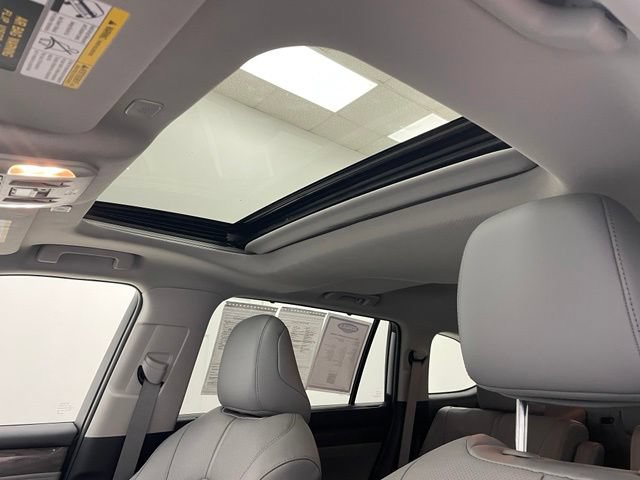 Used 2023 Toyota Highlander Limited AWD/4WD image 7