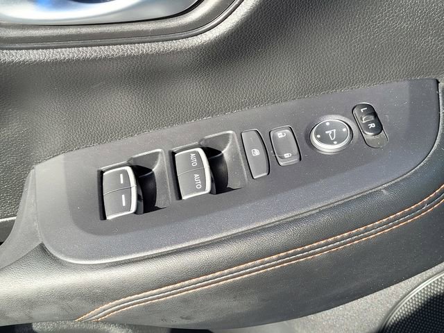 Used 2025 Honda HR-V Sport image 16